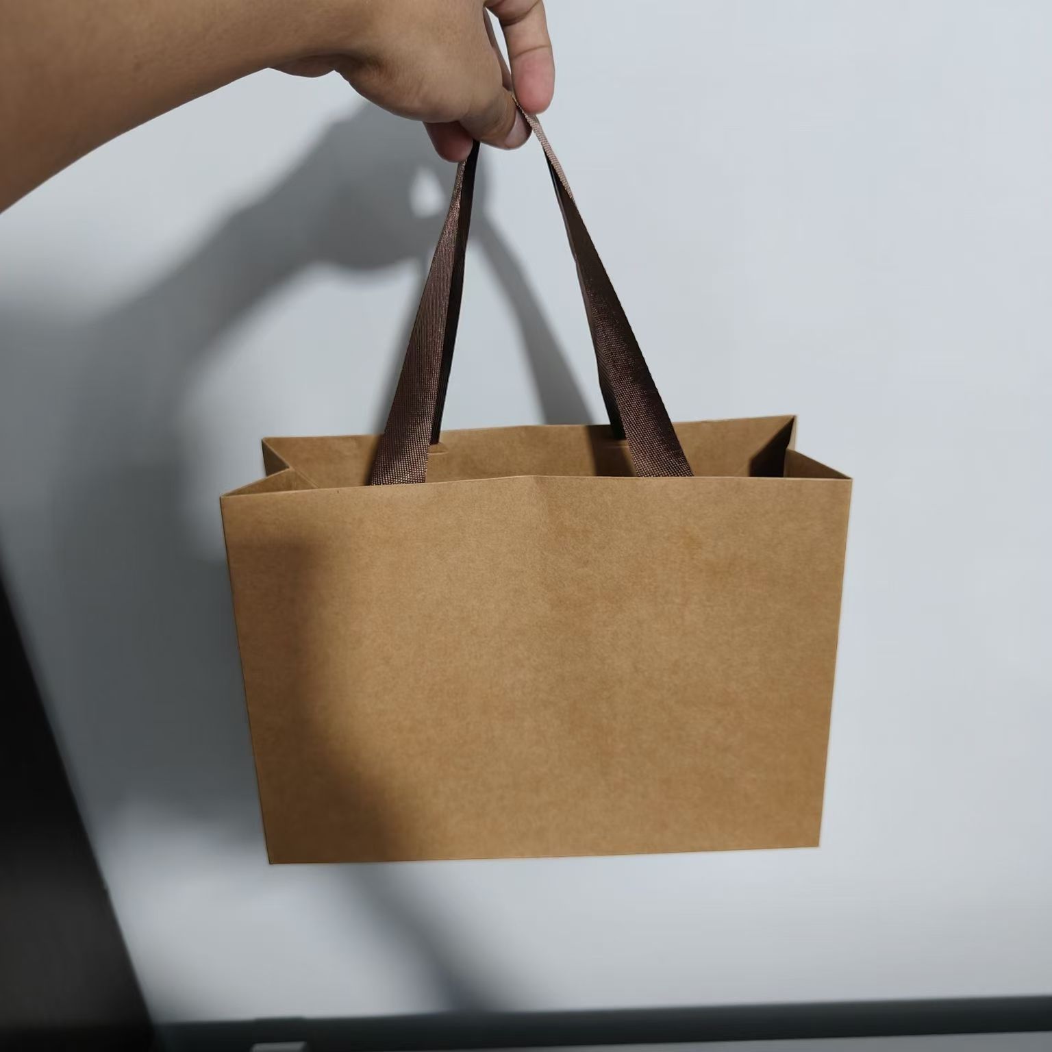 Waistline-Free Paper Bag 400x600